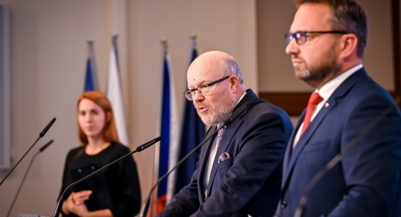 Nejdůležitější body schůze vlády okomentovali médiím místopředsedové vlády Marian Jurečka a Vlastimil Válek, 11. září 2024.