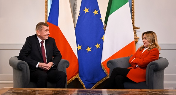Český premiér Andrej Babiš na jednání s italskou premiérkou Giorgiou Meloniovou v římském paláci Chigi, 4. února 2026.