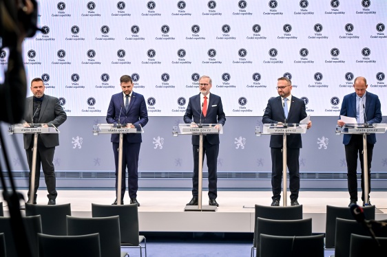 Ministr kultury Martin Baxa představil na tiskové konferenci po jednání vlády nové národní kulturní památky, 22. října 2025.