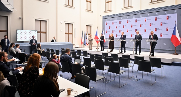 Tisková konference po jednání kabinetu za účasti premiéra Andreje Babiše a dalších členů vlády, 30. března 2026.