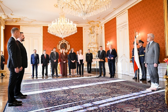 Premiér Andrej Babiš a nový ministr životního prostředí Igor Červený na prvním jednání s vedením resortu po uvedení do funkce, 23. února 2026.