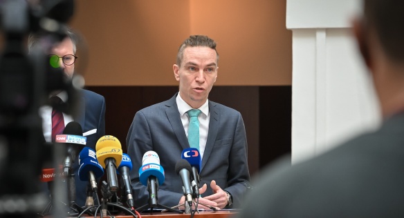 Vicepremiér pro digitalizaci Ivan Bartoš na tiskové konferenci po jednání vlády v tiskovém atriu Poslanecké sněmovny, 18. ledna 2023.