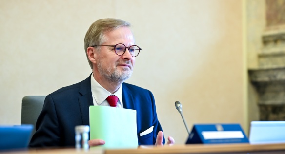 Premiér Petr Fiala zahajuje další pravidelnou schůzi svého kabinetu, 22. května 2024.