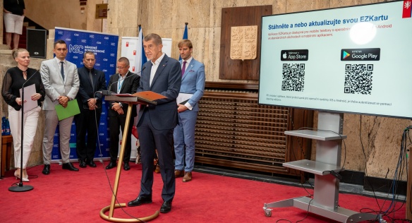 Premiér Andrej Babiš spolu s ministrem zdravotnictví Adamem Vojtěchem představili médiím novou generaci EZKarty, 3. září 2026.