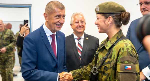 Premiér Andrej Babiš se zúčastnil slavnostní přísahy vojáků ve Vyškově