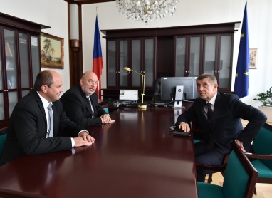 Ministerstvo zemědělství převzal Miroslav Toman od Jiřího Milka.