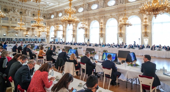 Společná fotografie účastníků historicky prvního summitu Evropského politického společenství, 6. října 2022.