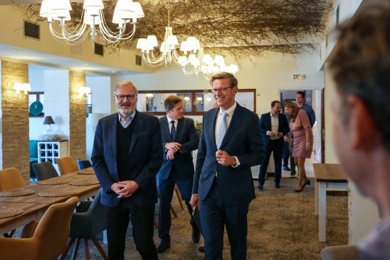 Premiér Fiala představil postup přípravy stavby dálnice D52 