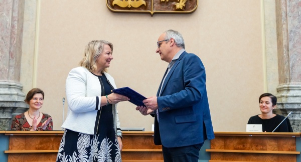 Novou členkou Rady pro výzkum, vývoj a inovace se stala předsedkyně výkonné rady Českého optického klastru Silvie Skyvová, 14. listopadu 2025.