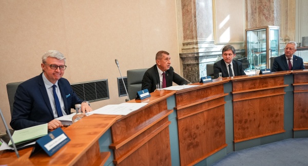Premiér Andrej Babiš zahajuje další pravidelné zasedání svého kabinetu, 23. února 2026.