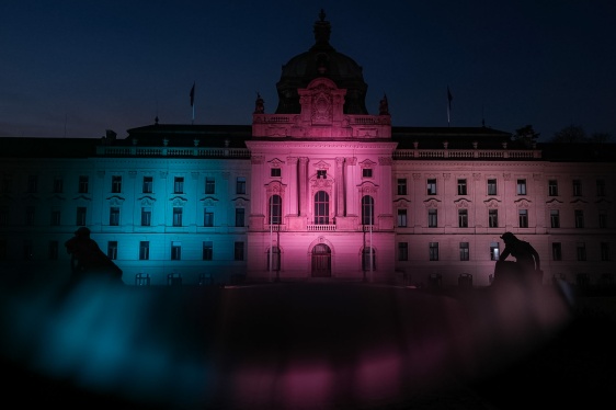 Den vzácných onemocnění rozsvítí Strakovu akademii