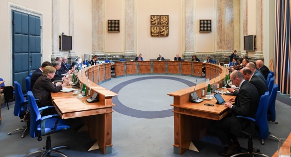 Zástupci vlády jednali ve Strakově akademii s krajskými hejtmany a pražským primátorem o opatřeních proti šíření koronaviru, 6. března 2020.