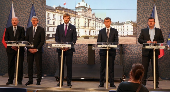 Premiér Andrej Babiš na tiskové konferenci oznámil další rozšíření preventivních opatření proti šíření koronaviru, 10. března 2020.