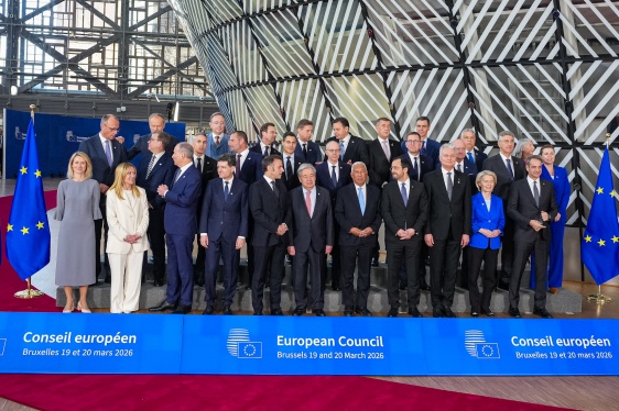 Premiér Andrej Babiš s dalšími lídry zemí Evropské unie na summitu Evropské rady v Bruselu, 19. března 2026.