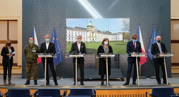 Žadatelé o dávky nebudou muset na úřady, navrhuje vláda. Schválila i dotační program na ošetřovné pro OSVČ, 26. března 2020.