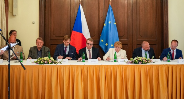 V Lichtenštejnském paláci byla podepsána Deklarace o spolupráci na podporu duševního zdraví a personální stabilizace ve zdravotnictví, 12. května 2026