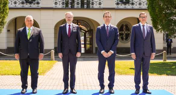 Společné foto premiérů Maďarska, České republiky, Slovenska a Polska, 26. června 2023.