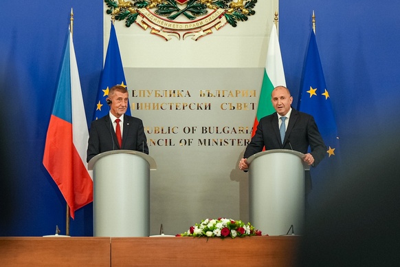 Společná tisková konference českého premiéra Andreje Babiše a bulharského premiéra Rumena Radeva po jednání v Sofii, 16. září 2026.