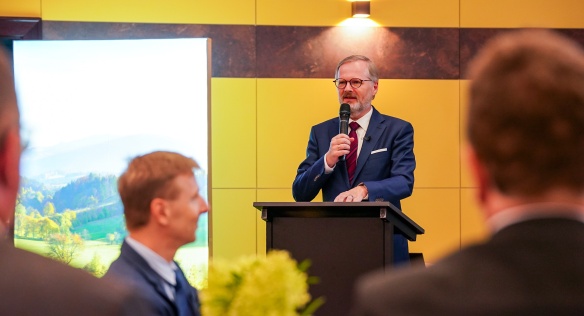 Premiér Petr Fiala při projevu na konferenci k dostavbě jaderné elektrárny v Dukovanech, 2. září 2024.