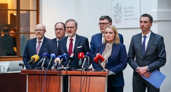 Premiér Petr Fiala společně s dalšími členy vlády seznámil veřejnost s nejdůležitějšími body právě skončené schůze jeho kabinetu, 5. března 2025.