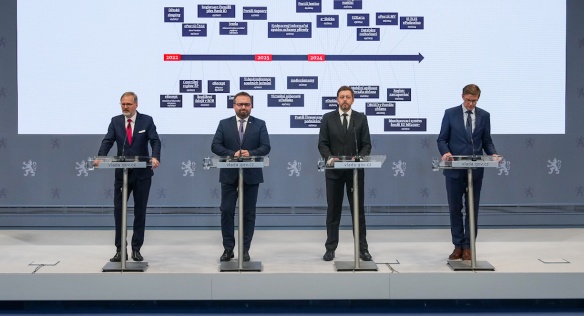 Premiér P. Fiala, vicepremiéři M. Jurečka a V. Rakušan a ministr dopravy M. Kupka na tiskové konferenci k průběhu digitalizace, 27. listopadu 2024.
