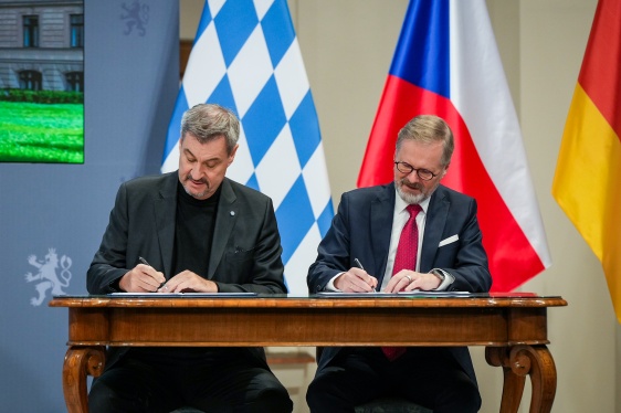 Premiér Petr Fiala a ministerský předseda Bavorska Markus Söder podepsali memorandum o spolupráci v energetice, 12. prosince 2024.