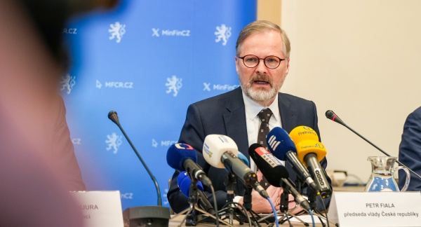 Premiér Petr Fiala na tiskové konferenci k pokladnímu plnění státního rozpočtu za rok 2024, 6. ledna 2025.