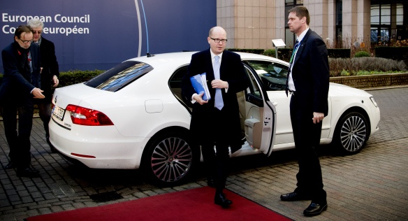 Příjezd předsedy vlády Bohuslava Sobotky na jednání Evropské rady v Bruselu, 19. února 2016. Zdroj: The european union.
