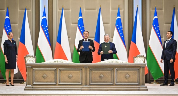 Během návštěvy došlo k podpisu prohlášení českého premiéra A. Babiše a uzbeckého prezidenta o rozvoji spolupráce obou zemí, 30. dubna 2026.