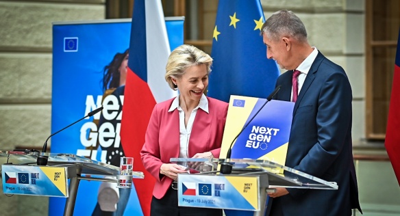 Předsedkyně Evropské komise Ursula von der Leyenová na tiskové konferenci s premiérem Andrejem Babišem, 19. července 2021. 