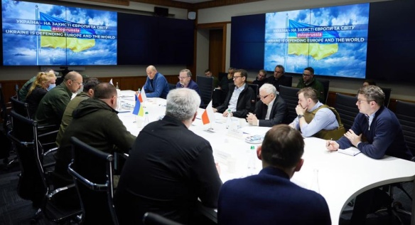 Prime Minister Fiala held a meeting with Ukrainian President Zelensky in Kiev on further aid and sanctions against Russia, 15 March 2022.
