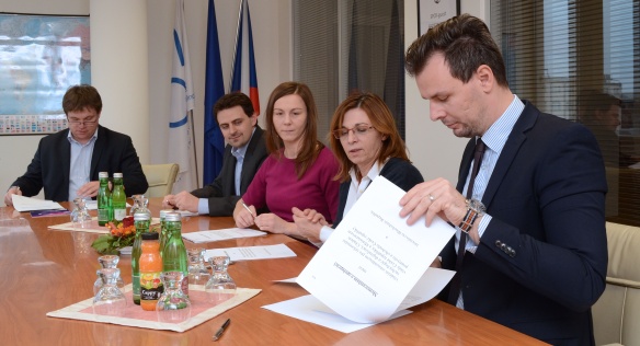 V pondělí 26. listopadu podepsali zástupci hlavních pilířů vládní koncepce Digitální Česko memorandum o spolupráci s iniciativou Blockchain Republic