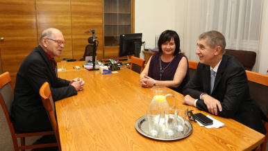 Prime Minister Andrej Babiš introduced Alena Schillerová in the office of minister of finance, 13 December 2017.