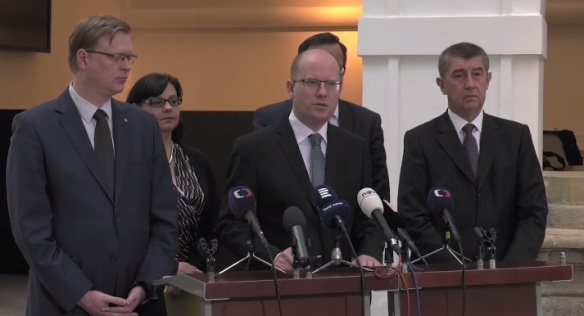 Tisková konference po zasedání mimořádného předsednictva vlády ČR k situaci v OKD, 4. května 2016.