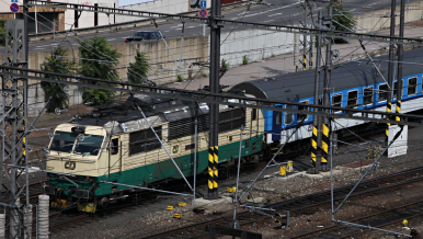 vlak, železnice - ilustrační foto