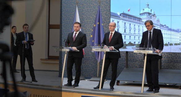 Tisková konference po jednání vlády 16. března 2015.