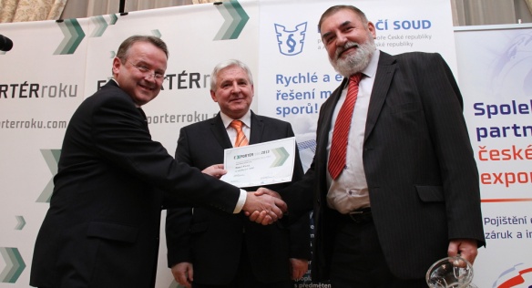 Hlavní cenu v kategorii Střední exportér roku – nárůst exportu 2011–2012 získala 17. prosince 2013 firma J4 s.r.o., foto: exporterroku.com