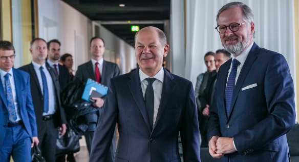 Premiér Fiala jednal v Berlíně s německým kancléřem Scholzem o energetické spolupráci