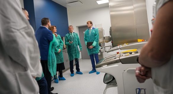  Premiér A. Babiš s ministrem zdravotnictví A. Vojtěchem na prohlídce Fakultní nemocnice Olomouc, 18. února 2026.