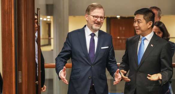 Premiér Fiala zahájil v Singapuru obchodní fórum a sešel se s nejvyššími ústavními činiteli