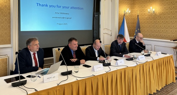 V Lichtenštejnském paláci se konala mezinárodní konference se zaměřením na přeshraniční výměnu zkušeností s tvorbou legislativy, 12. listopadu 2025.