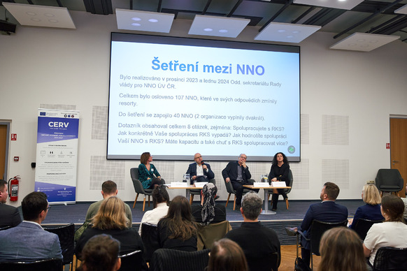 Možnosti zapojování NNO do implementace fondů EU a formulace českých pozic k evropským otázkám