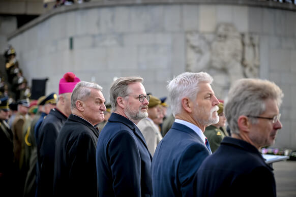 Premiér Fiala při pietním aktu na pražském Vítkově u příležitosti vzniku samostatného československého státu, 28. října 2025.