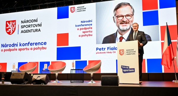 Premiér Petr Fiala vystoupil s projevem na Národní konferenci o podpoře sportu a pohybu, 13. května 2025.