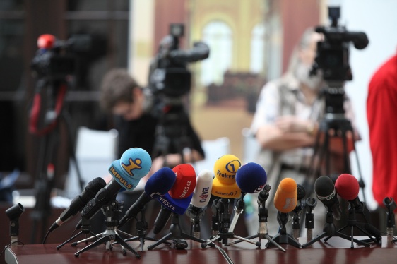Projev předsedy vlády Petra Fialy v Poslanecké sněmovně na mimořádné schůzi kvůli případu bitcoinů darovaných Ministerstvu spravedlnosti